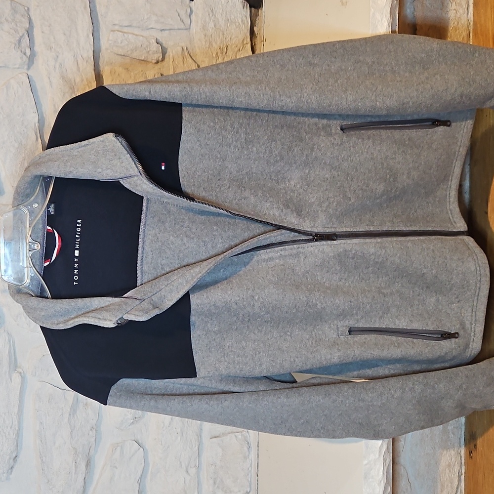 Warm and Comfortable Polar Fleece Tommy Hilfiger Jacket Large Full Zip Up